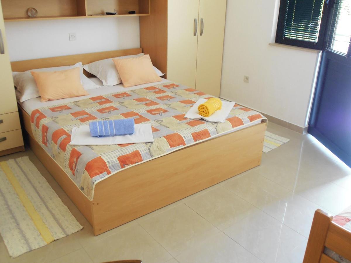 Apartment Villa Bešker Makarska Buitenkant foto