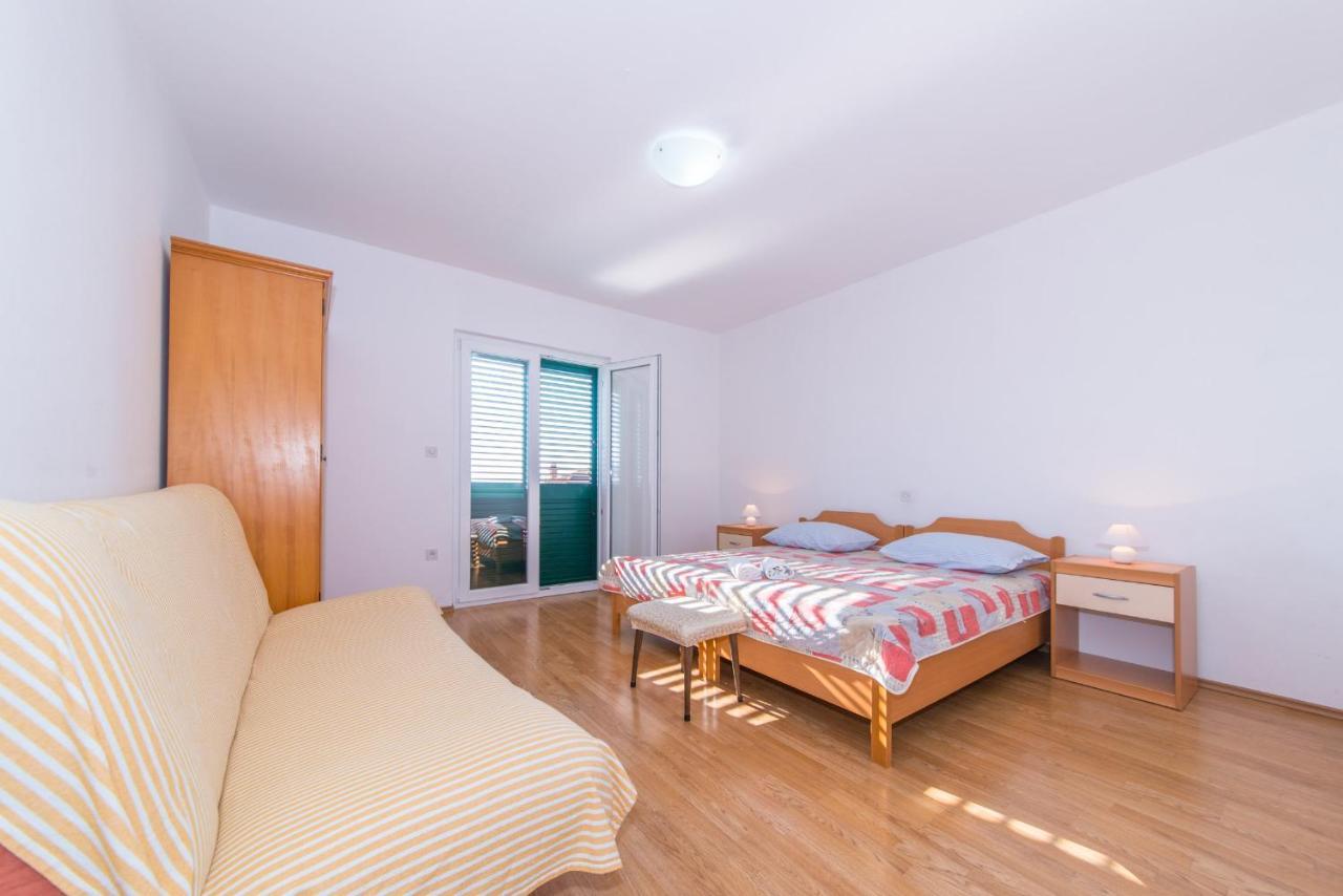 Apartment Villa Bešker Makarska Buitenkant foto