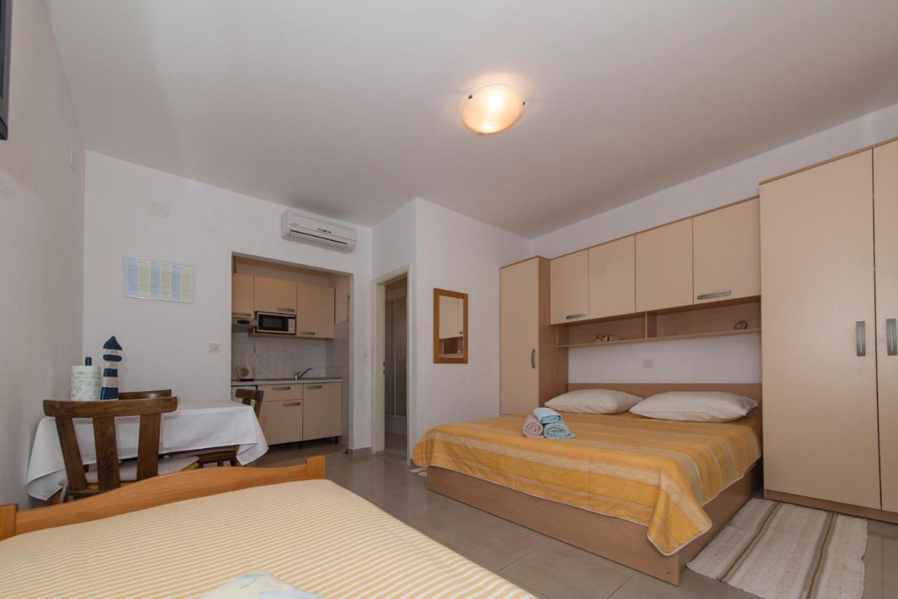 Apartment Villa Bešker Makarska Buitenkant foto